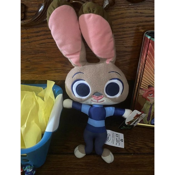 Zootopia Gift Basket Plush Pillow Characters Action Figures Sticker Book - Picture 3 of 10